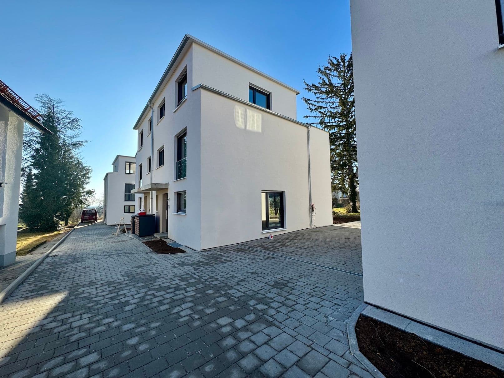 Fertiggestellte Doppelhaushälften Scharnhauser Straße 88
